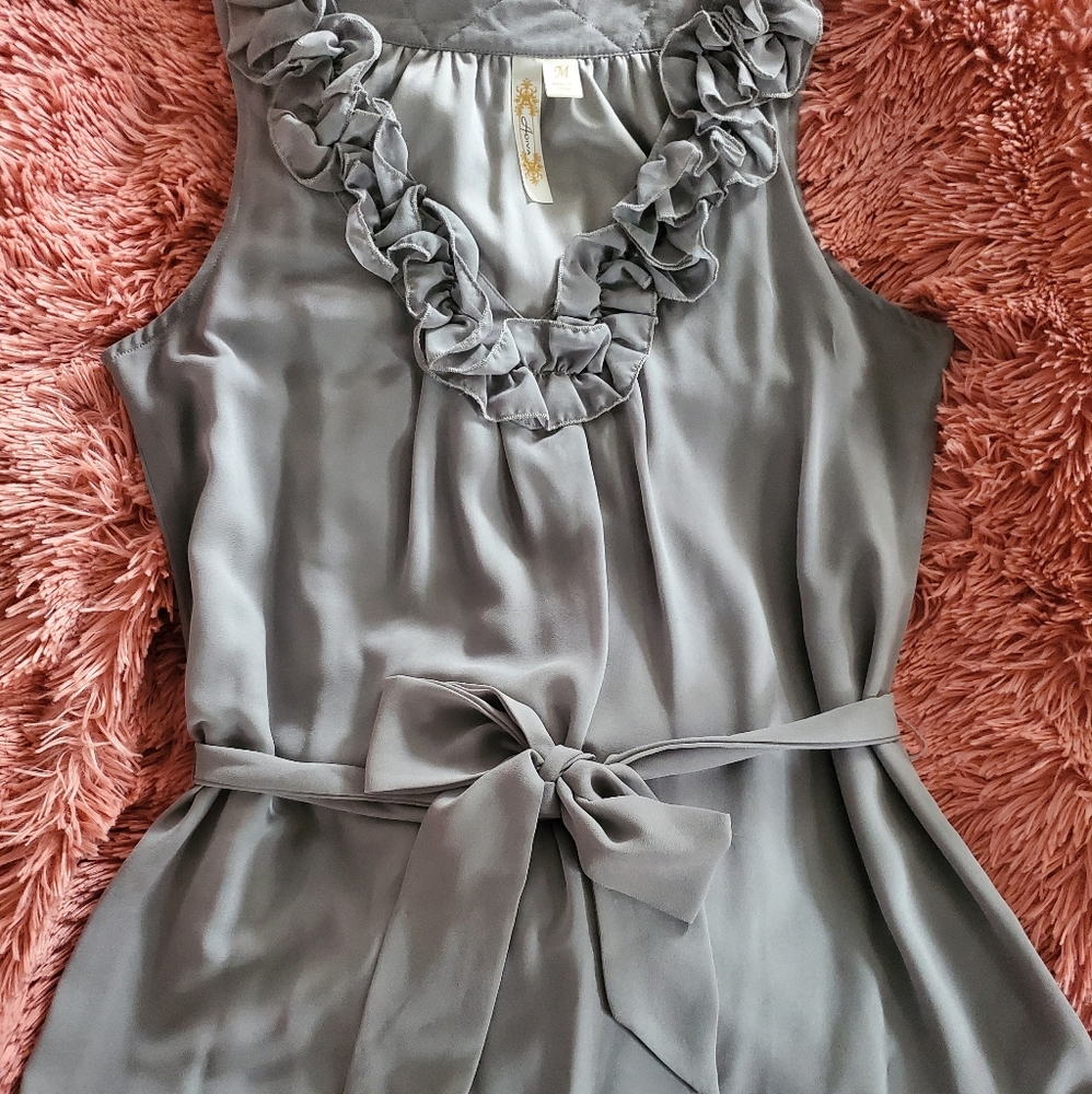 Sleeveless Blouse/Top